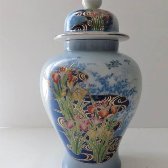 Unbranded Other - Shaddy Mino China JGI Vase Floral Design with Gold Decor Made in Japan
If the p
